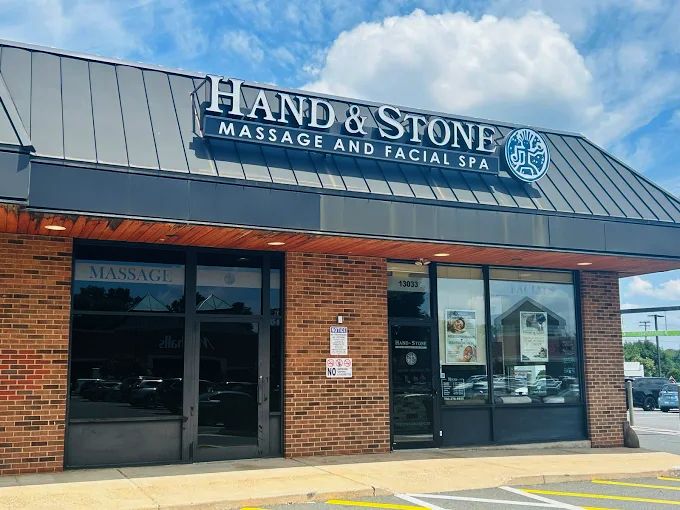 Hand & Stone Massage & Facial Greenbriar Town Center | Fairfax, VA